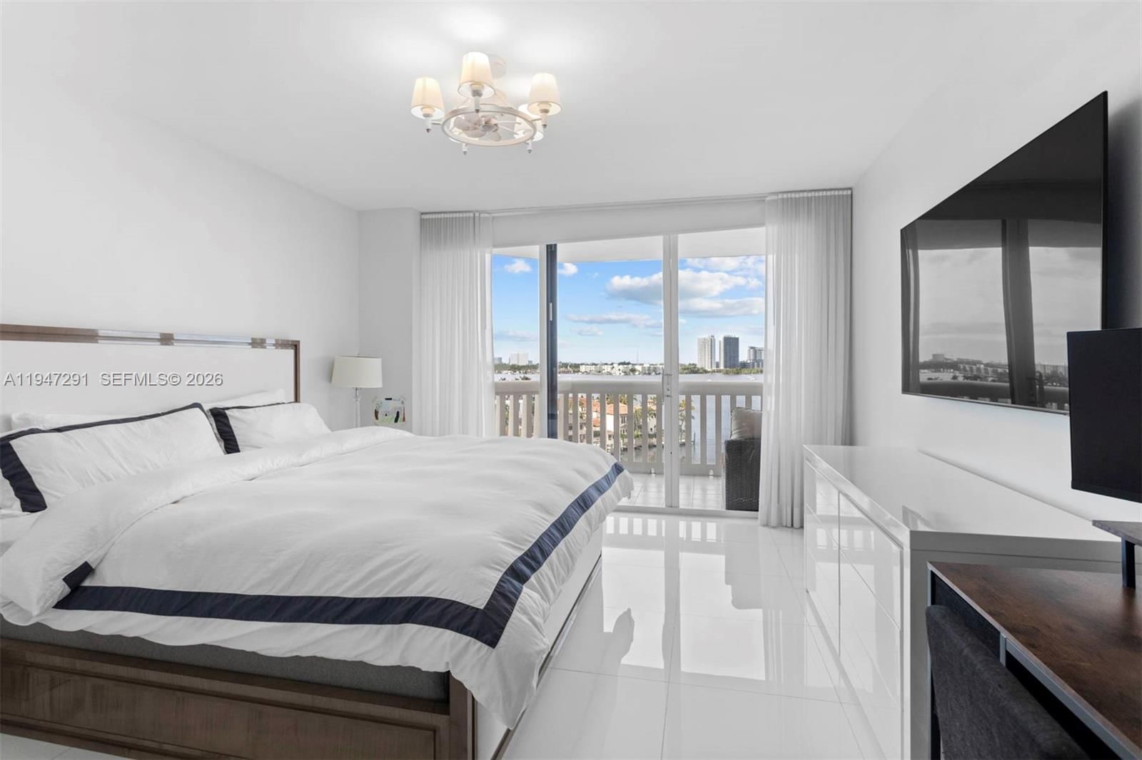 Real estate property located at 1000 Island Blvd #812, Miami-dade, 1000 Isl Blvd Williams Is, Aventura, FL
