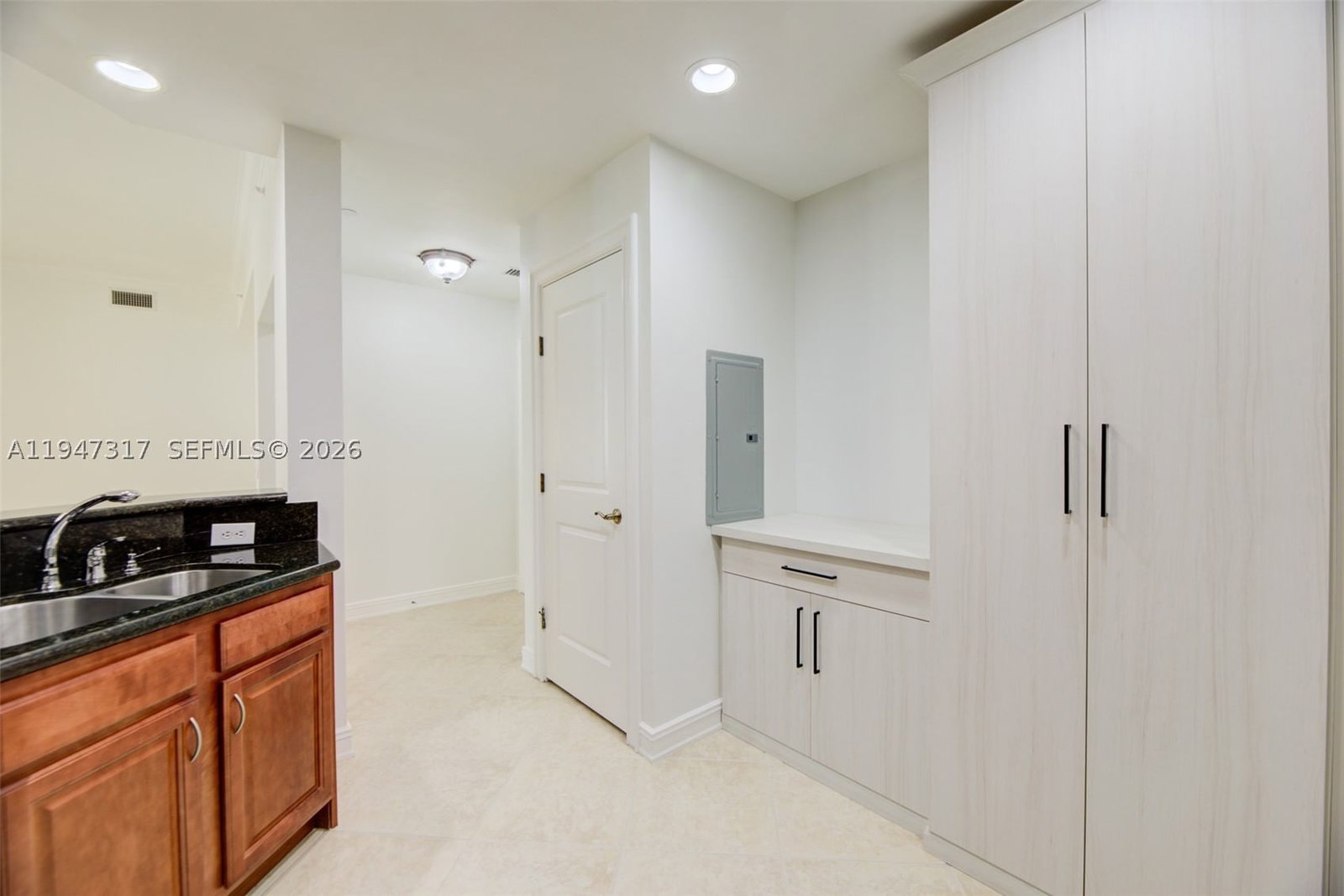 Real estate property located at 16101 Emerald Estates Dr #250, Broward, Weston 55 Plus Condo, Weston, FL