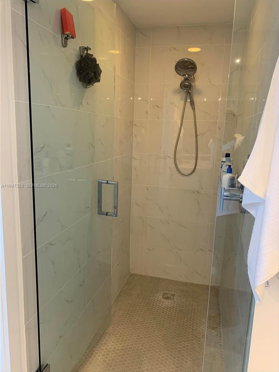 Real estate property located at 16385 Biscayne Blvd #1417, Miami-dade, The Harbour South Condo, North Miami Beach, FL