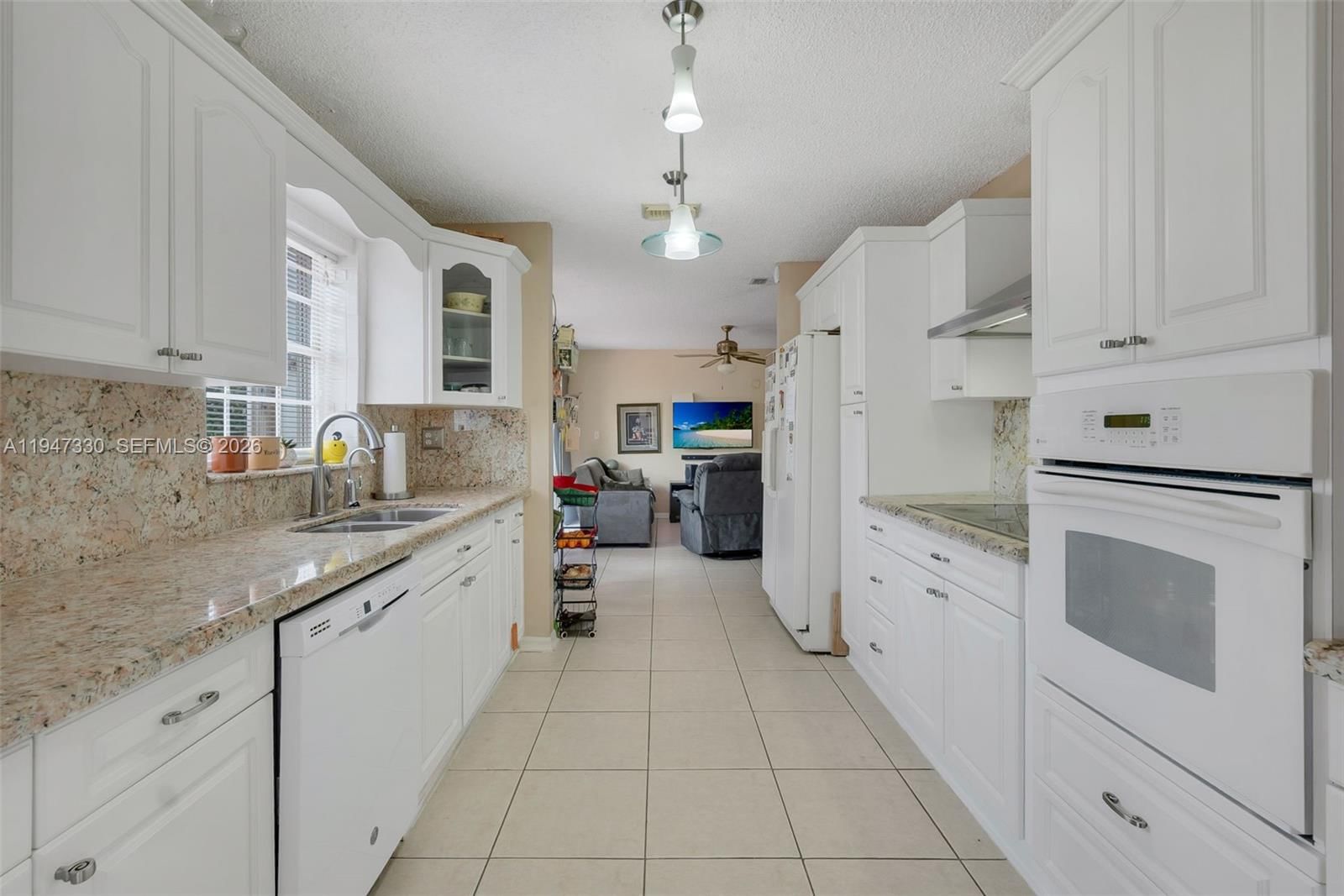 Real estate property located at 7833 192nd St, Miami-dade, Country Lake Park 1st Add, Hialeah, FL
