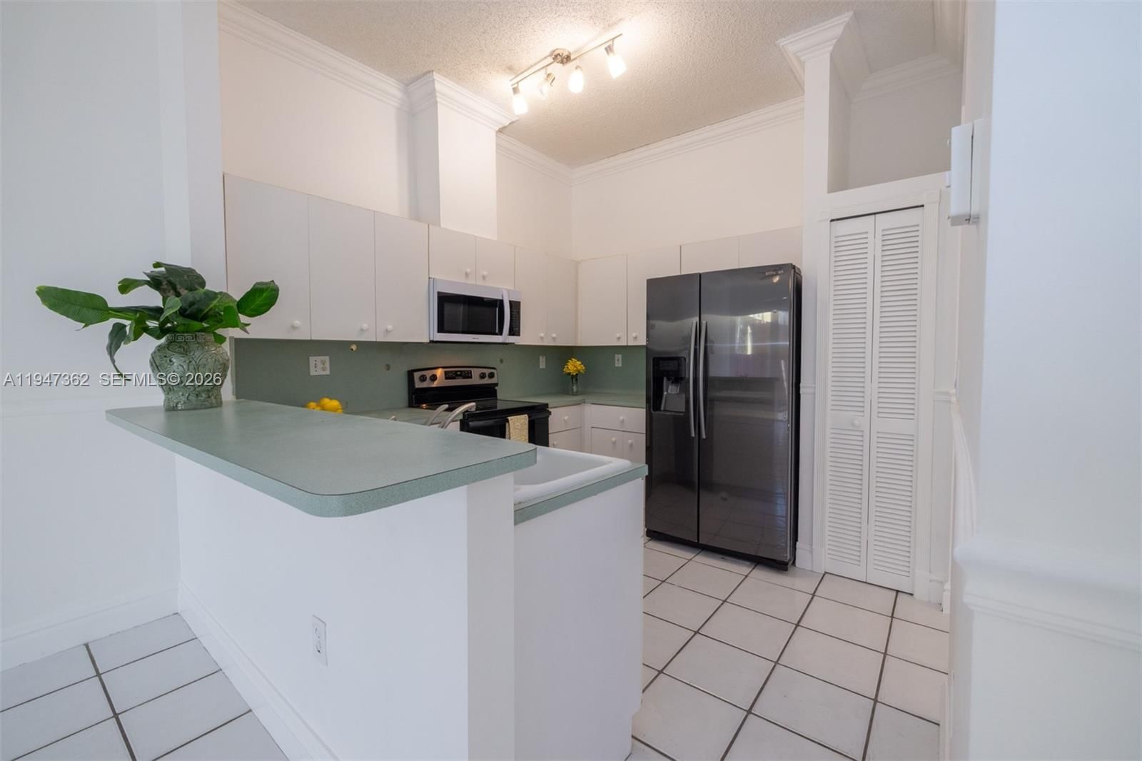 Real estate property located at 16244 81st St, Miami-dade, Poinciana At Sunset Lakes, Miami, FL