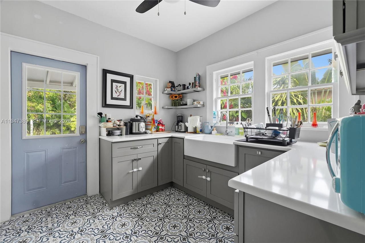 Real estate property located at 2533 5th St, Miami-dade, Beacon Manor, Miami, FL