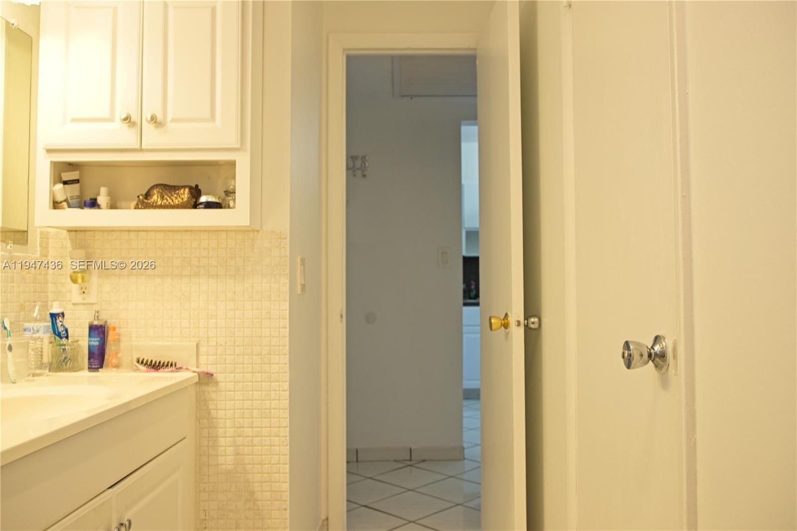 Real estate property located at 2309 Park Ln #304, Broward, Sheridan Lakes Condo Apts, Hollywood, FL