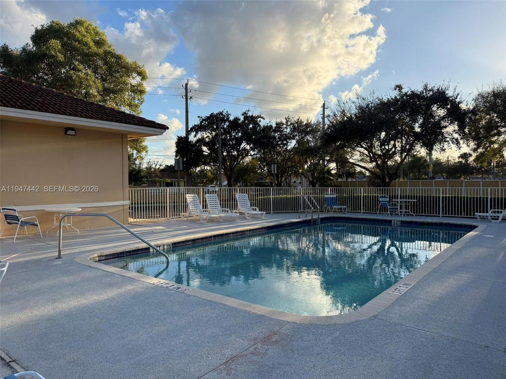 Real estate property located at 9907 Westwood Dr #21-2, Broward, Nob Hill Landings Condomi, Tamarac, FL