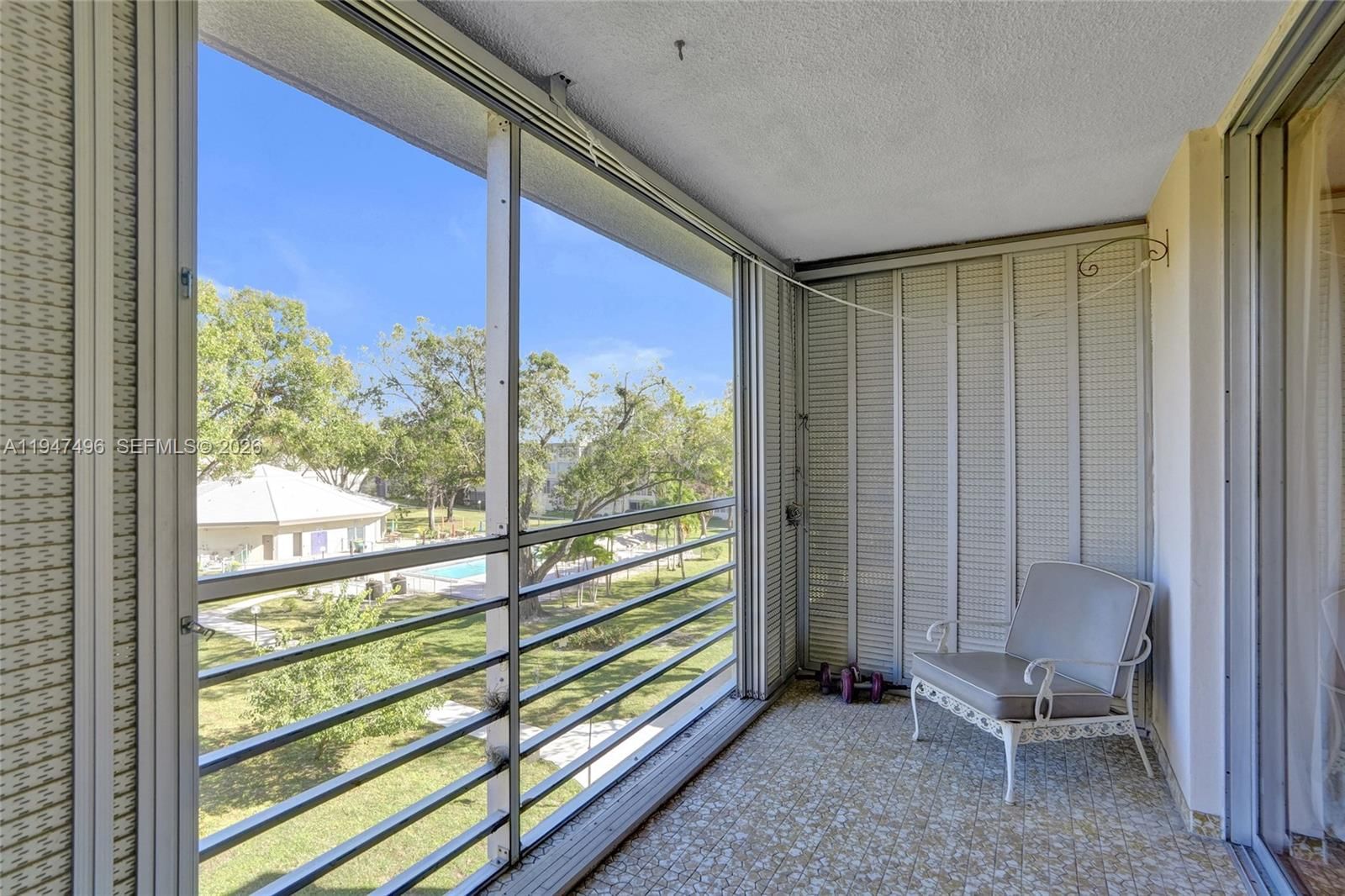 Real estate property located at 2900 48th Ter #402, Broward, Cypress Chase Condo No 1, Lauderdale Lakes, FL
