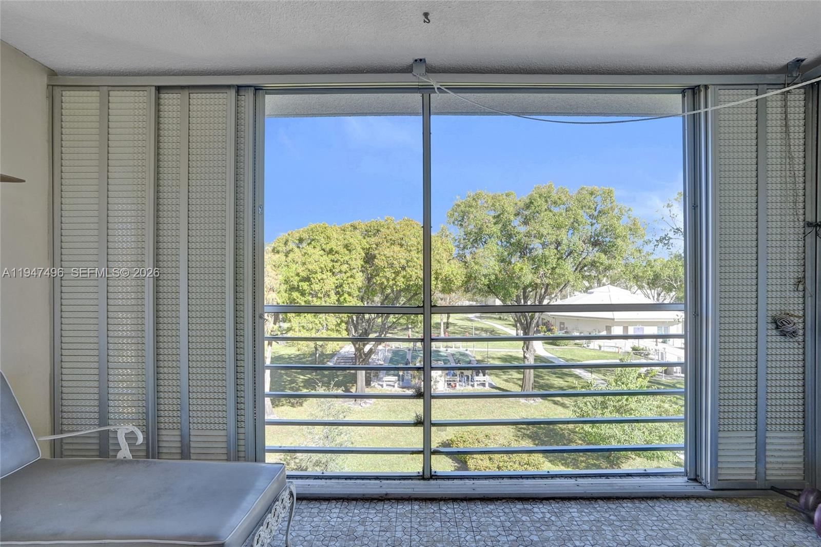 Real estate property located at 2900 48th Ter #402, Broward, Cypress Chase Condo No 1, Lauderdale Lakes, FL