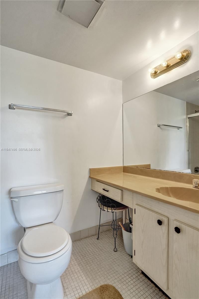 Real estate property located at 2900 48th Ter #402, Broward, Cypress Chase Condo No 1, Lauderdale Lakes, FL