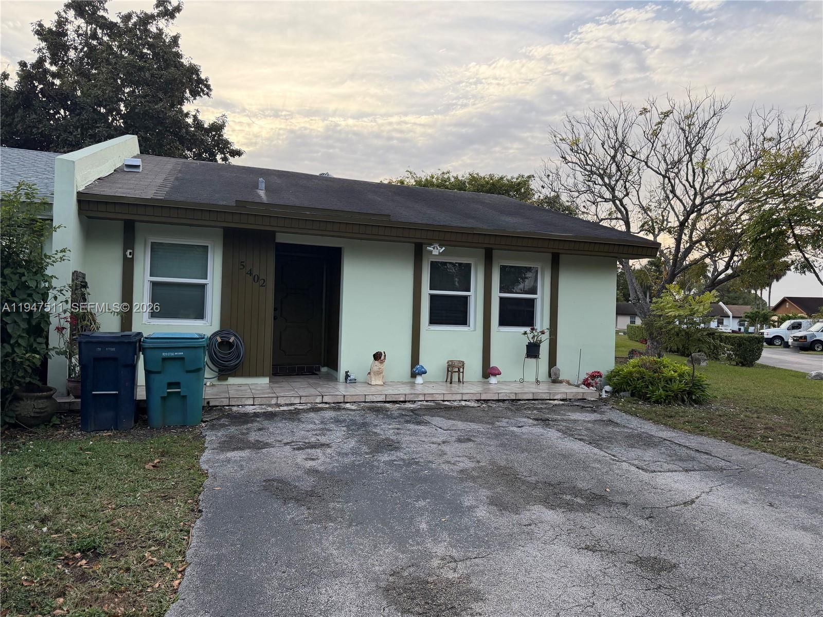Real estate property located at 5402 139th Ct, Miami-dade, Bent Tree Sec 1, Miami, FL