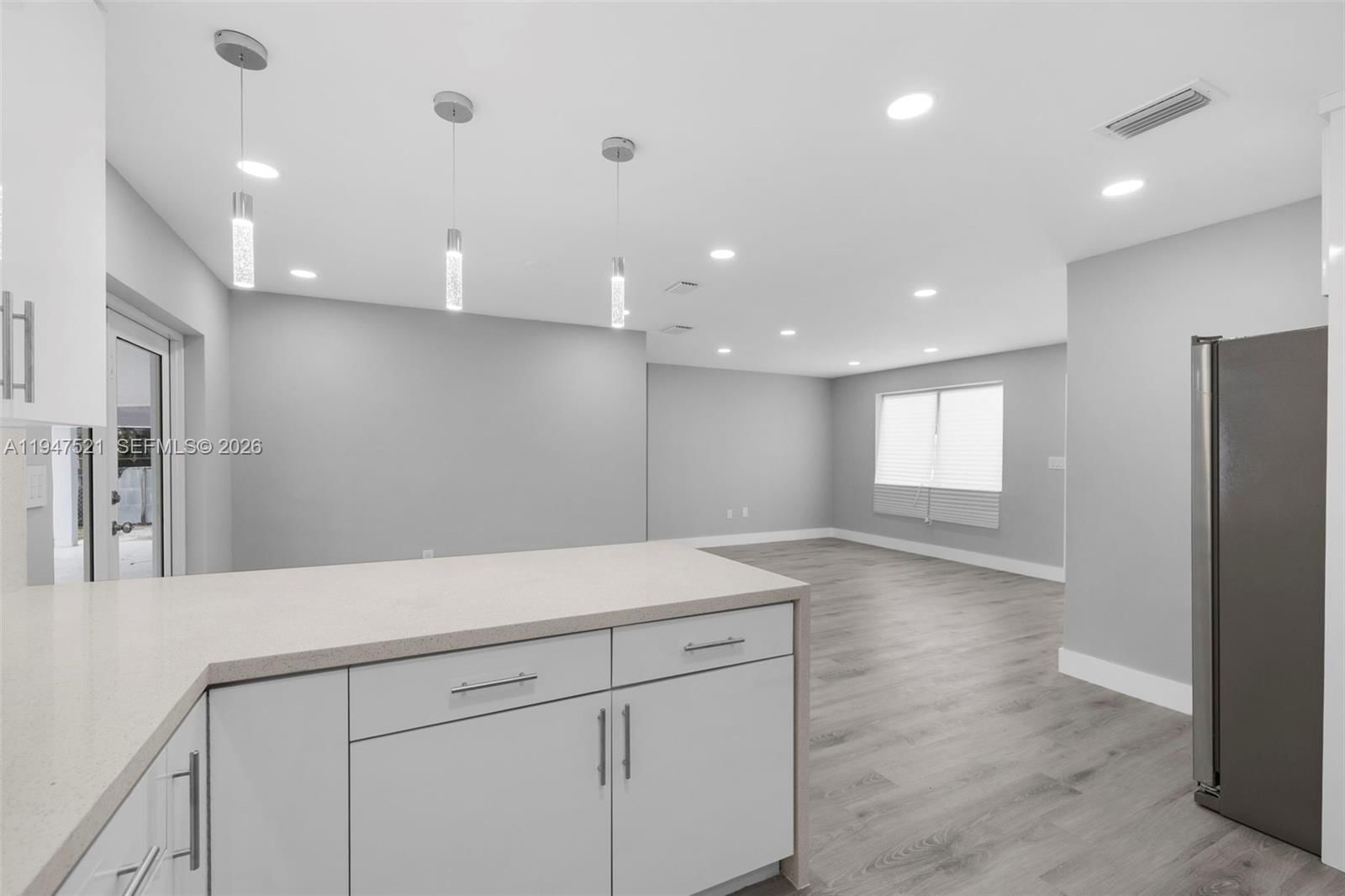 Real estate property located at 1011 196th St, Miami-dade, Ives Estates Sec 1, Miami, FL