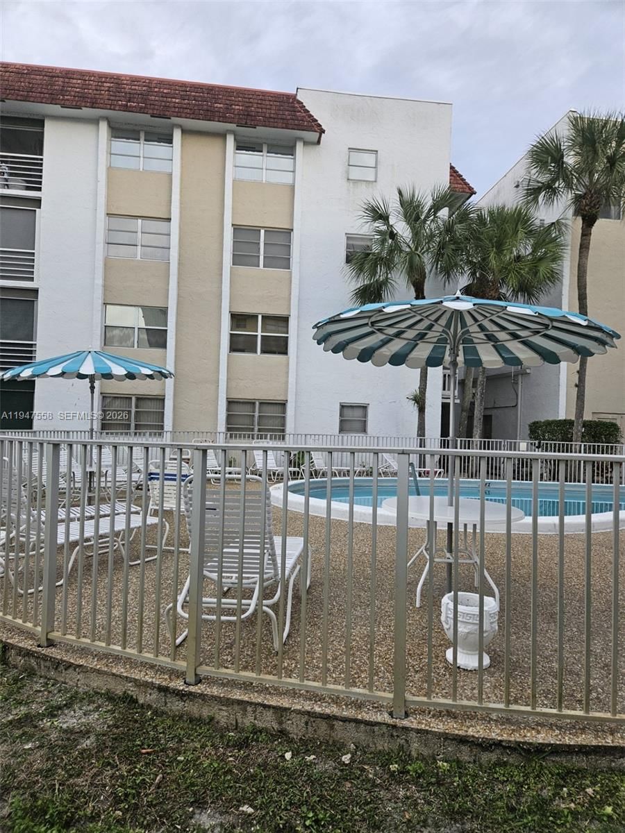 Real estate property located at 3591 Inverrary Dr #405, Broward, Las Vistas B In Inverrary, Lauderhill, FL