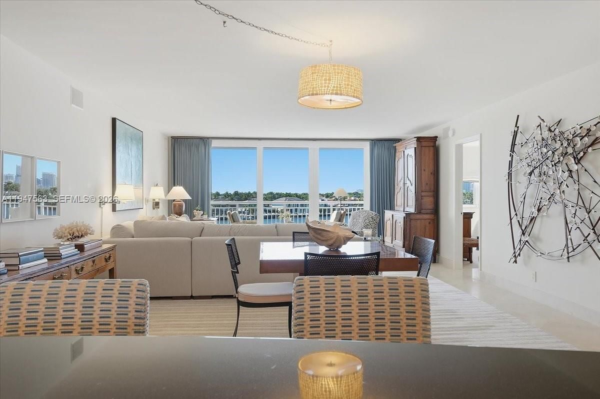 Real estate property located at 511 Bayshore Dr #504, Broward, Bayshore Towers, Fort Lauderdale, FL