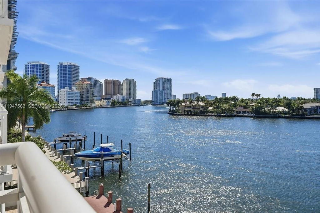 Real estate property located at 511 Bayshore Dr #504, Broward, Bayshore Towers, Fort Lauderdale, FL