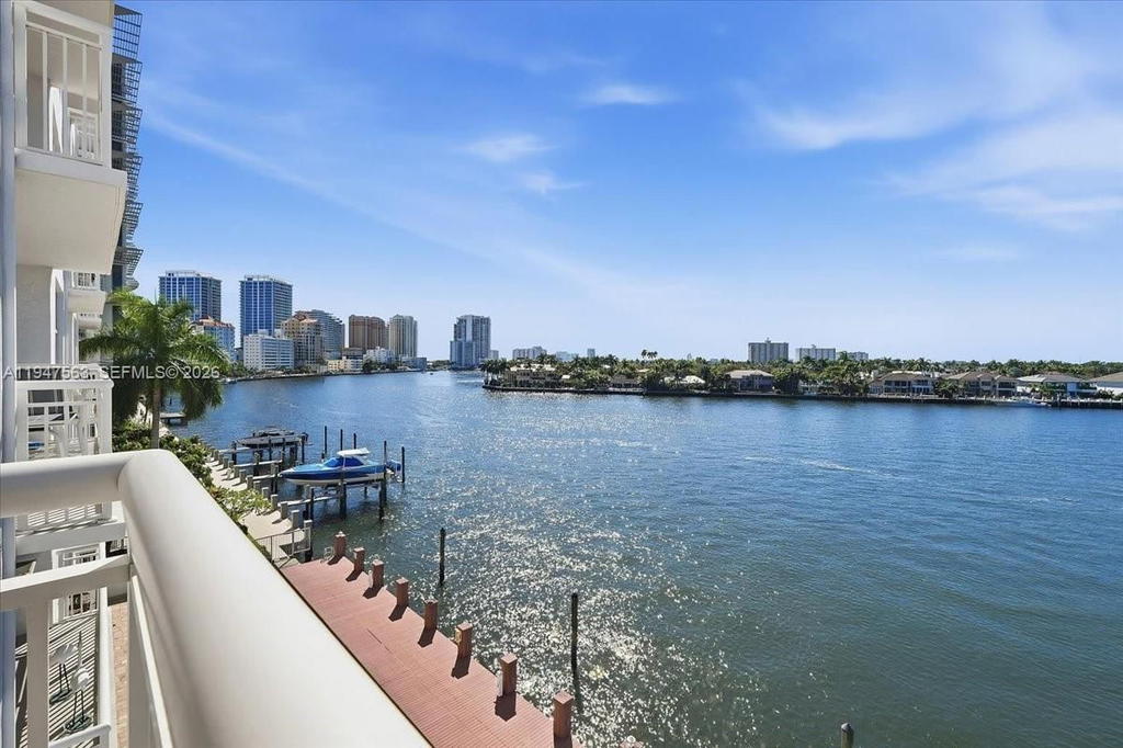 Real estate property located at 511 Bayshore Dr #504, Broward, Bayshore Towers, Fort Lauderdale, FL