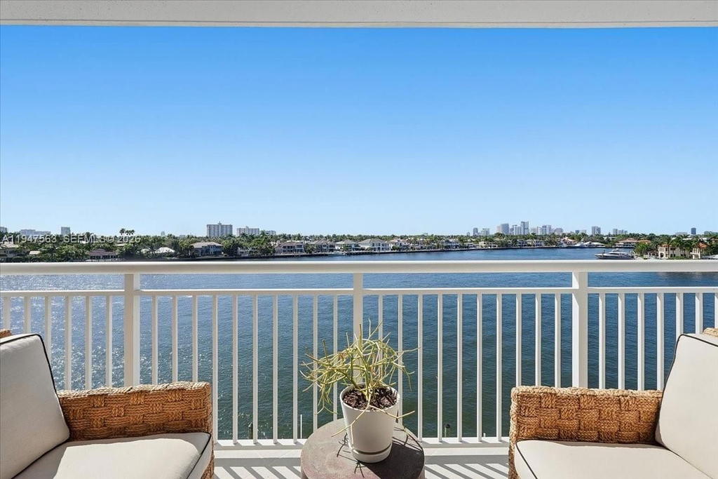 Real estate property located at 511 Bayshore Dr #504, Broward, Bayshore Towers, Fort Lauderdale, FL
