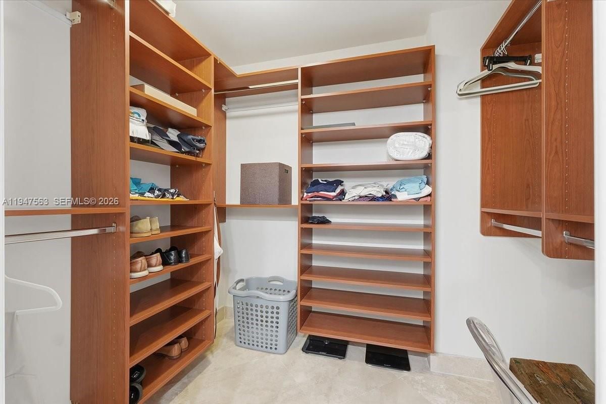 Real estate property located at 511 Bayshore Dr #504, Broward, Bayshore Towers, Fort Lauderdale, FL