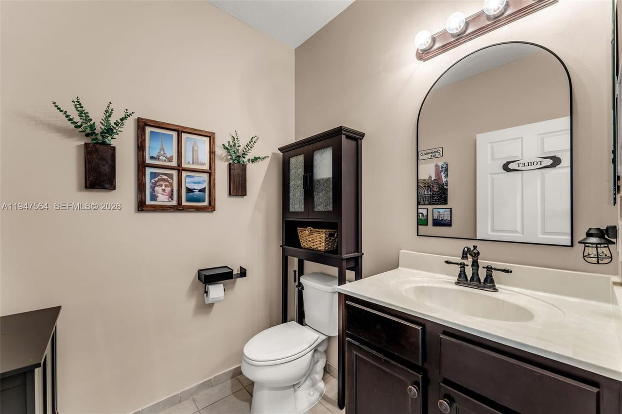 Real estate property located at 17475 153rd Ave, Miami-dade, Venetian Parc West, Miami, FL
