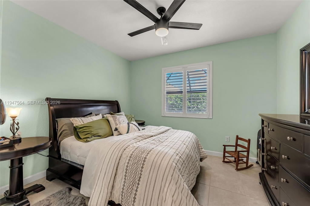 Real estate property located at 17475 153rd Ave, Miami-dade, Venetian Parc West, Miami, FL
