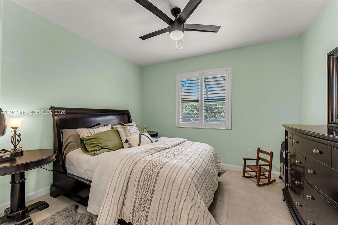 Real estate property located at 17475 153rd Ave, Miami-dade, Venetian Parc West, Miami, FL