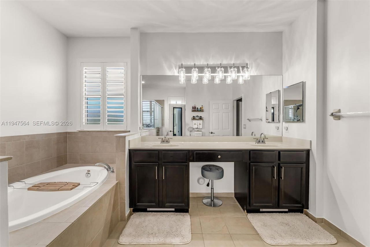 Real estate property located at 17475 153rd Ave, Miami-dade, Venetian Parc West, Miami, FL