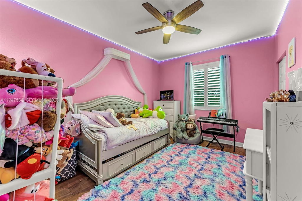 Real estate property located at 17475 153rd Ave, Miami-dade, Venetian Parc West, Miami, FL