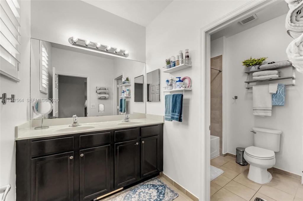 Real estate property located at 17475 153rd Ave, Miami-dade, Venetian Parc West, Miami, FL