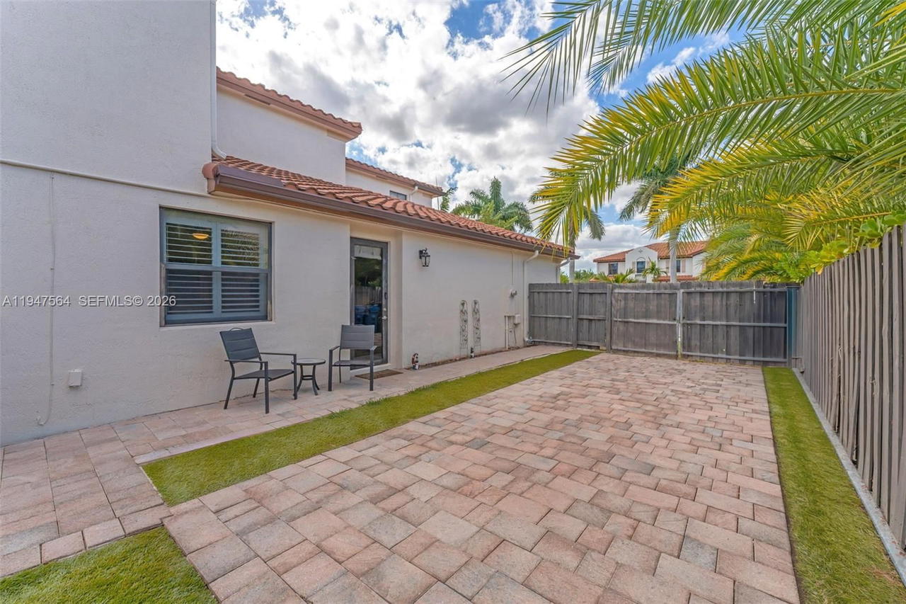 Real estate property located at 17475 153rd Ave, Miami-dade, Venetian Parc West, Miami, FL