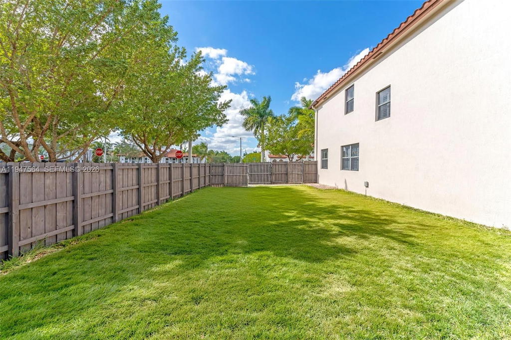 Real estate property located at 17475 153rd Ave, Miami-dade, Venetian Parc West, Miami, FL