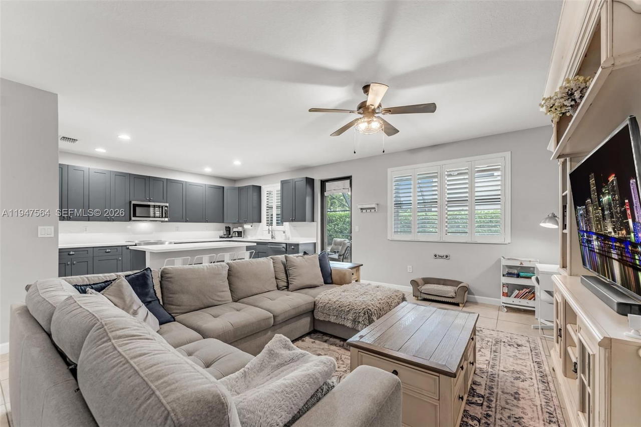 Real estate property located at 17475 153rd Ave, Miami-dade, Venetian Parc West, Miami, FL