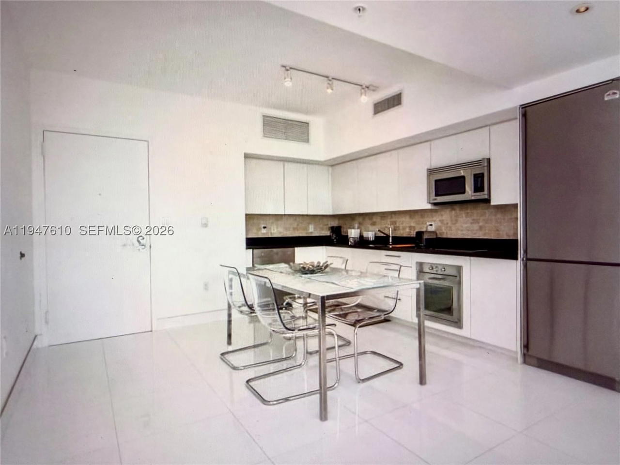 Real estate property located at 92 3rd St #4709, Miami-dade, Mint Condo, Miami, FL