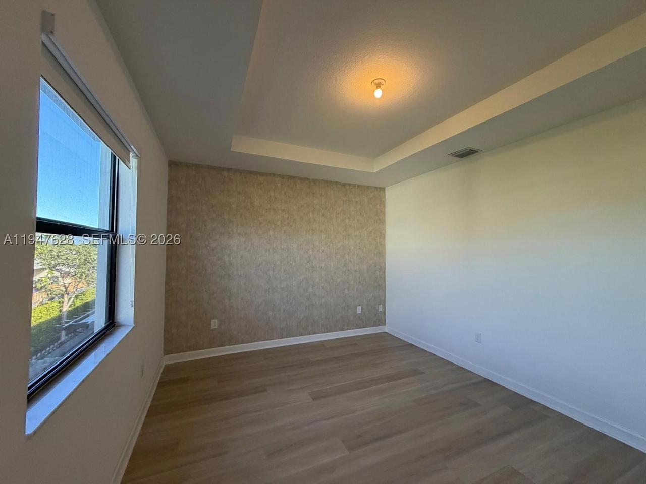 Real estate property located at 909 211th St, Miami-dade, Via Ventura Neighborhood, Miami, FL