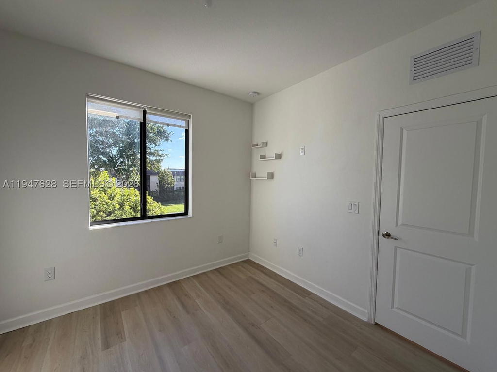 Real estate property located at 909 211th St, Miami-dade, Via Ventura Neighborhood, Miami, FL
