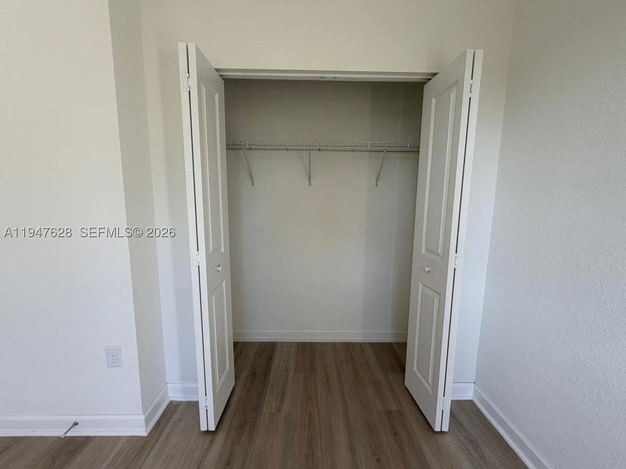 Real estate property located at 909 211th St, Miami-dade, Via Ventura Neighborhood, Miami, FL