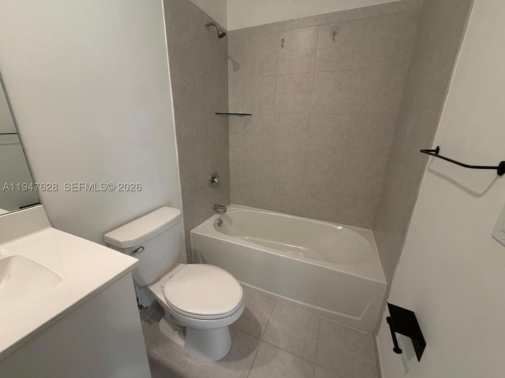 Real estate property located at 909 211th St, Miami-dade, Via Ventura Neighborhood, Miami, FL
