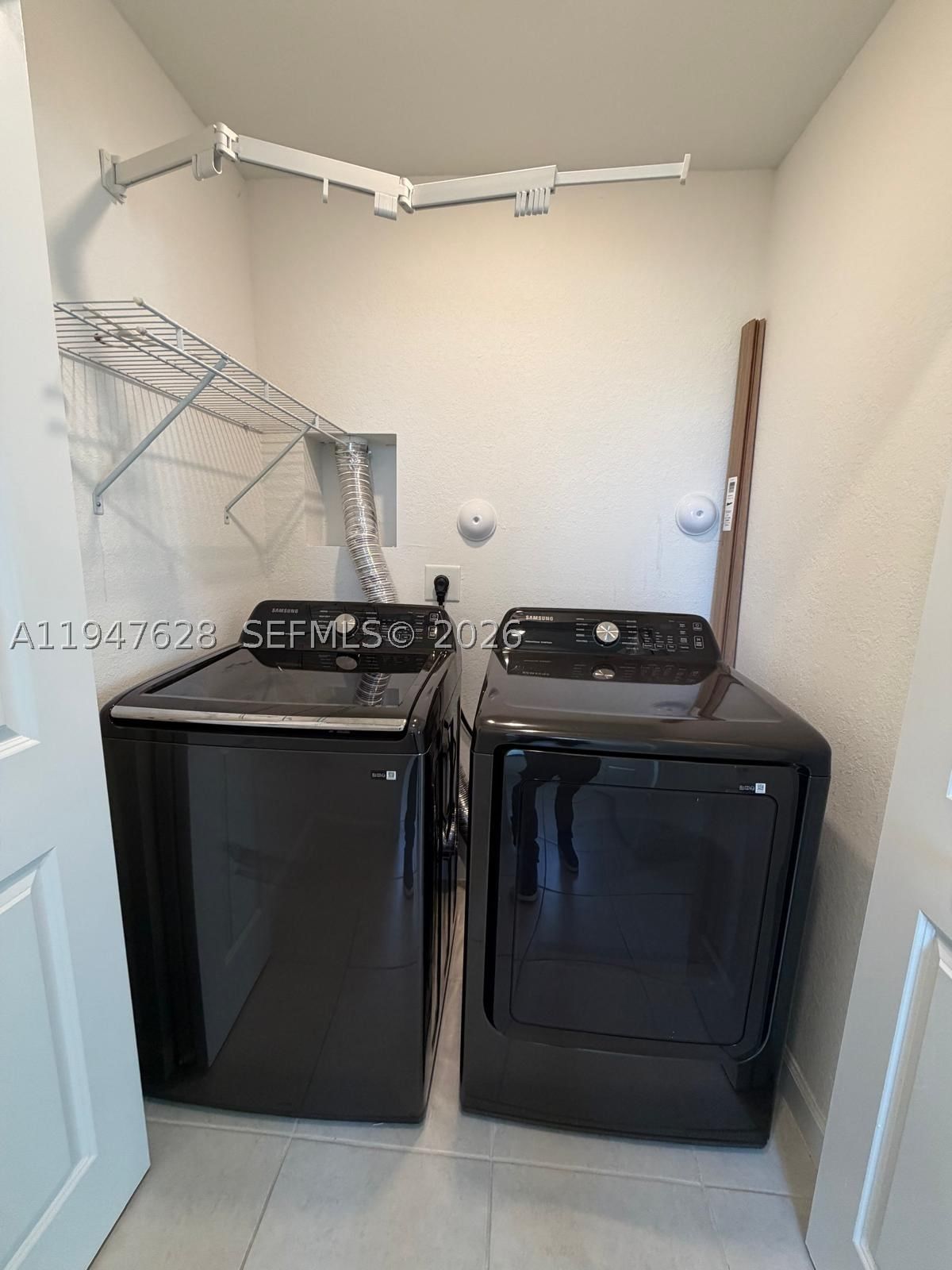 Real estate property located at 909 211th St, Miami-dade, Via Ventura Neighborhood, Miami, FL