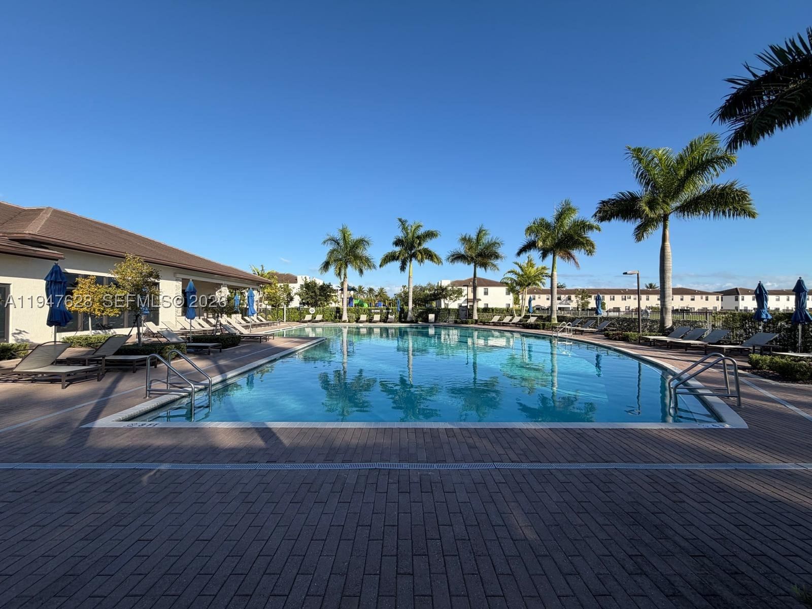 Real estate property located at 909 211th St, Miami-dade, Via Ventura Neighborhood, Miami, FL