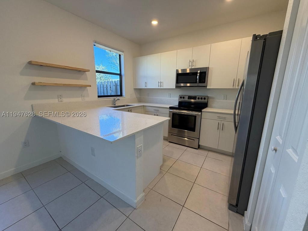 Real estate property located at 909 211th St, Miami-dade, Via Ventura Neighborhood, Miami, FL
