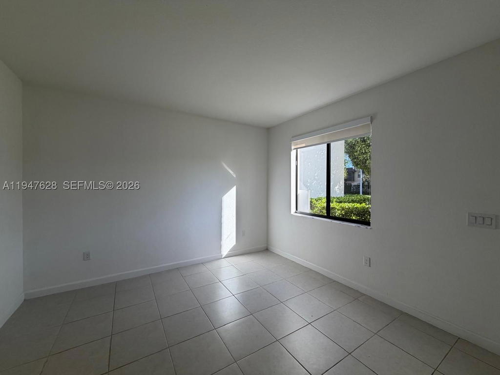 Real estate property located at 909 211th St, Miami-dade, Via Ventura Neighborhood, Miami, FL