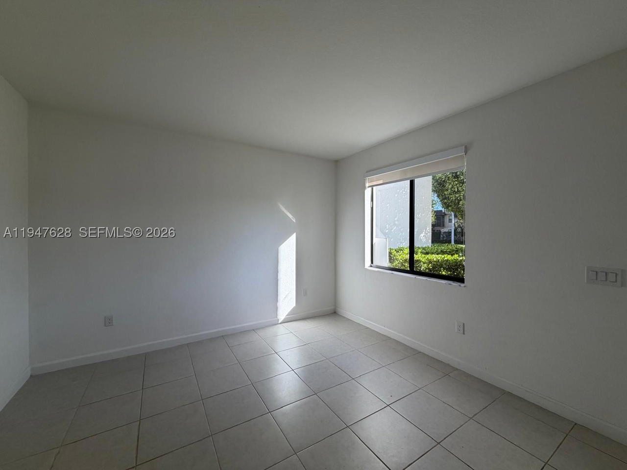 Real estate property located at 909 211th St, Miami-dade, Via Ventura Neighborhood, Miami, FL