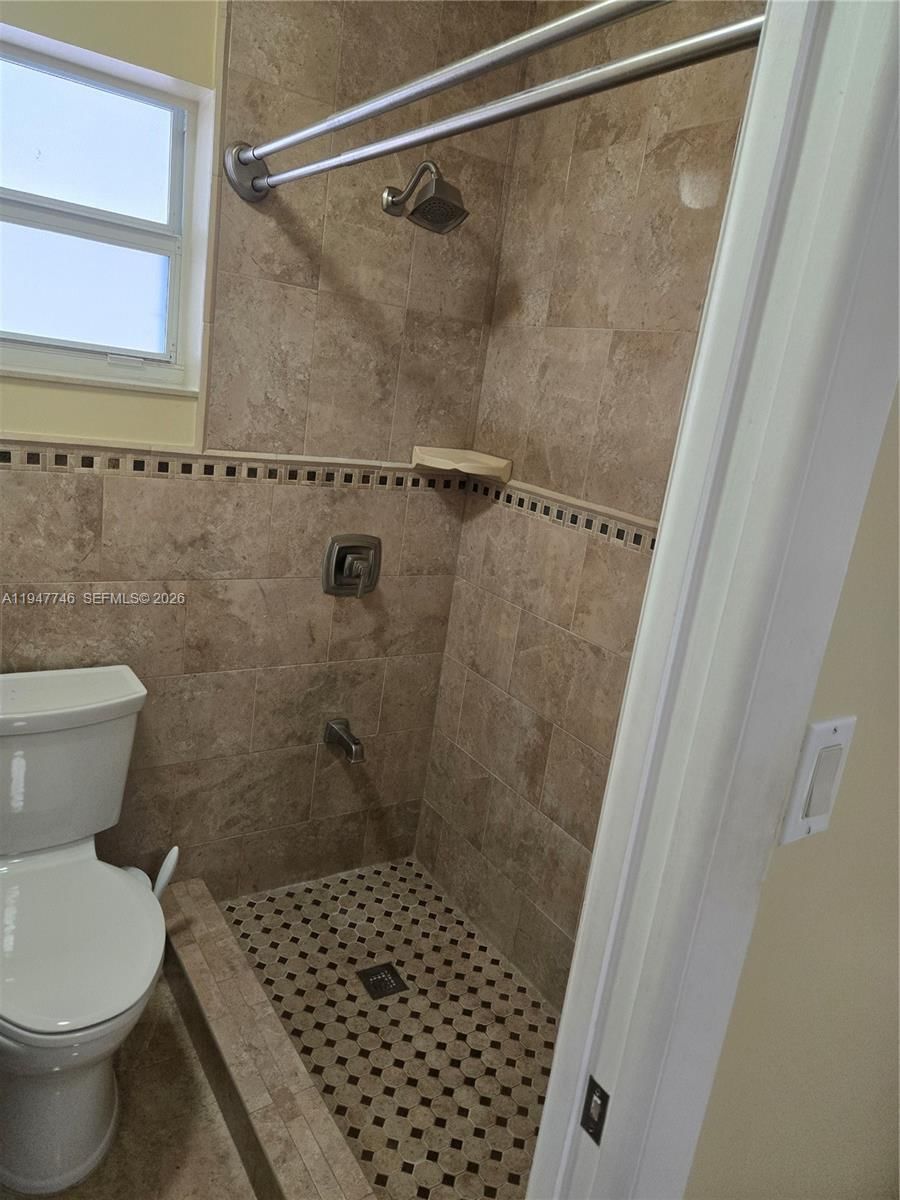 Real estate property located at 2749 73rd Pl, Miami-dade, Alameda Jardins, Hialeah, FL