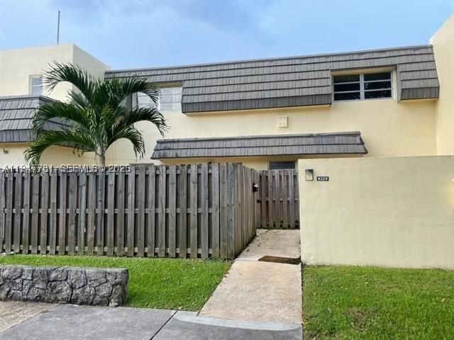 Real estate property located at 8327 137th Ave #8327, Miami-dade, Kendale Lk Townhouse Cond, Miami, FL