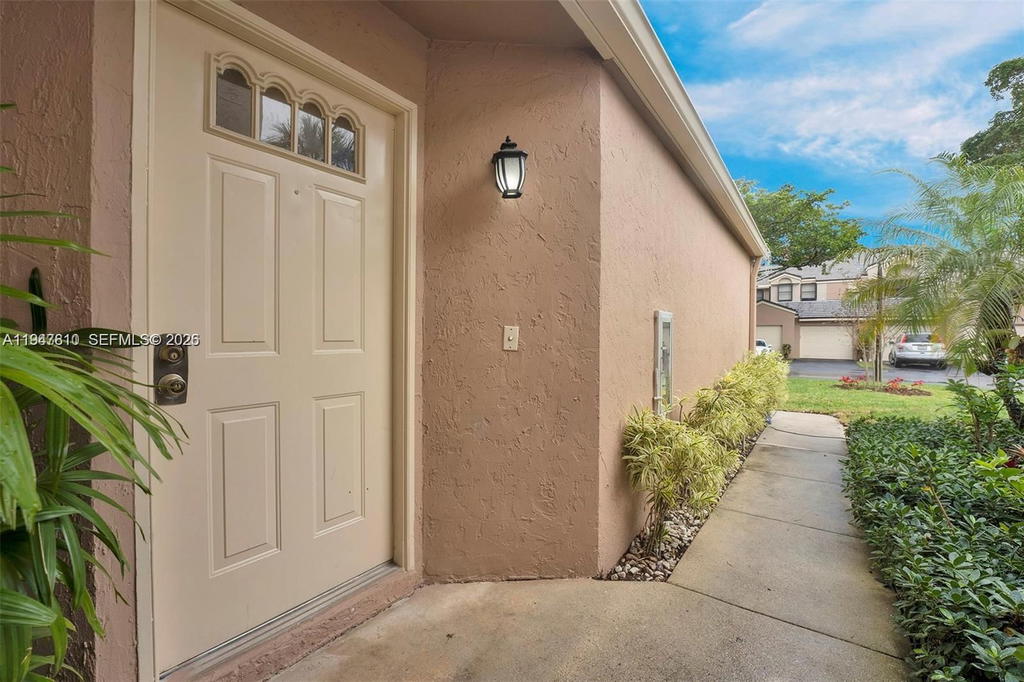 Real estate property located at 123 98th Ter, Broward, Chatham Towne At Jacarand, Plantation, FL