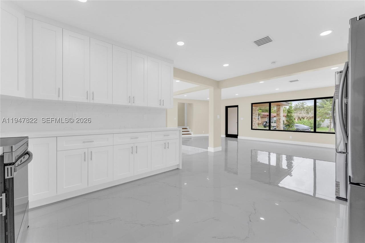 Real estate property located at 141 122nd St, Miami-dade, Breezeswept Estates, North Miami, FL
