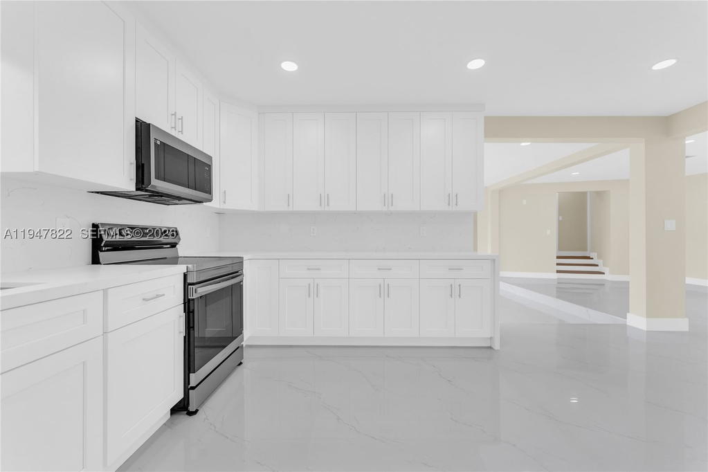 Real estate property located at 141 122nd St, Miami-dade, Breezeswept Estates, North Miami, FL