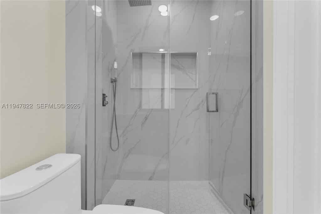 Real estate property located at 141 122nd St, Miami-dade, Breezeswept Estates, North Miami, FL