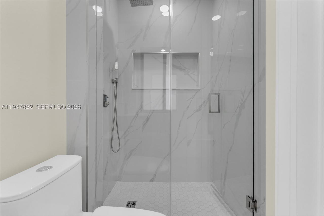 Real estate property located at 141 122nd St, Miami-dade, Breezeswept Estates, North Miami, FL