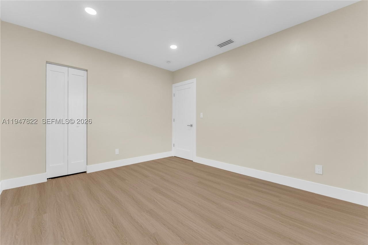 Real estate property located at 141 122nd St, Miami-dade, Breezeswept Estates, North Miami, FL