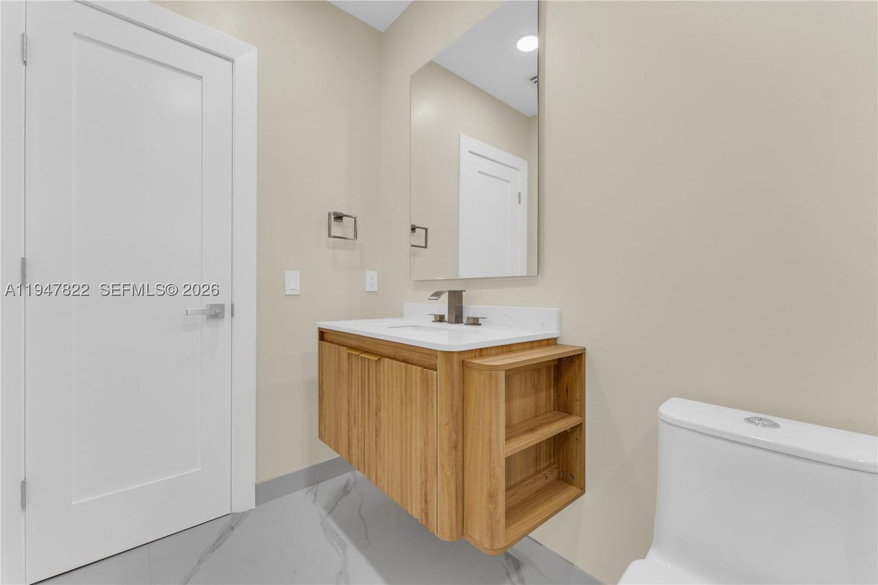 Real estate property located at 141 122nd St, Miami-dade, Breezeswept Estates, North Miami, FL