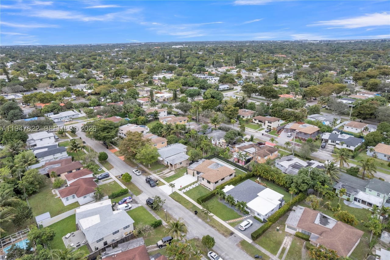 Real estate property located at 141 122nd St, Miami-dade, Breezeswept Estates, North Miami, FL