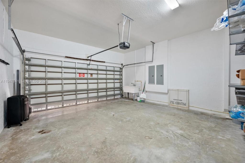 Real estate property located at 15722 88th Ave, Miami-dade, Dunnwoody Lake, Miami Lakes, FL