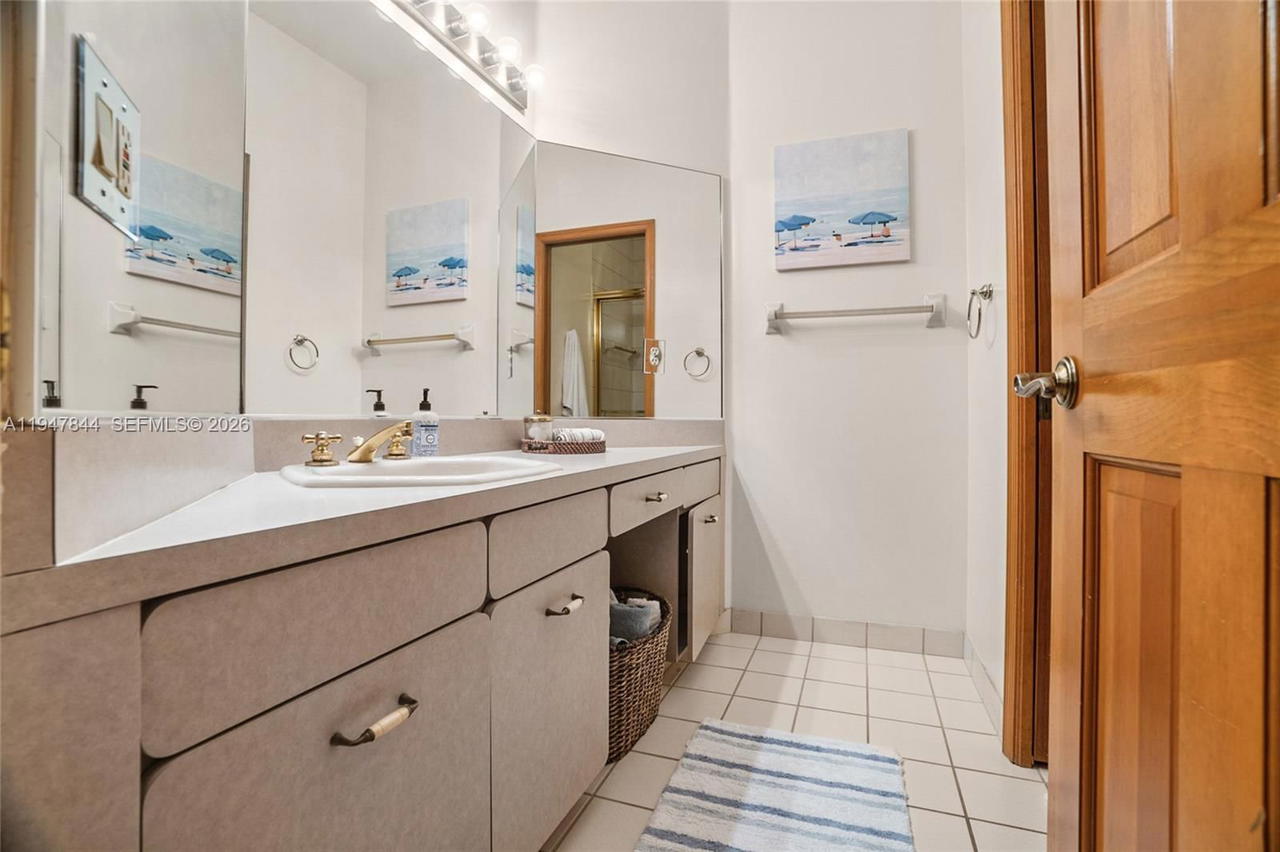 Real estate property located at 440 Sabal Way, Broward, Palm Island, Weston, FL
